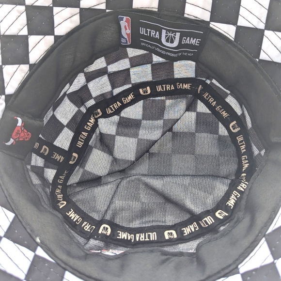 Officially NBA Chicago Bulls Checkered Bucket Hat - Picture 5 of 8